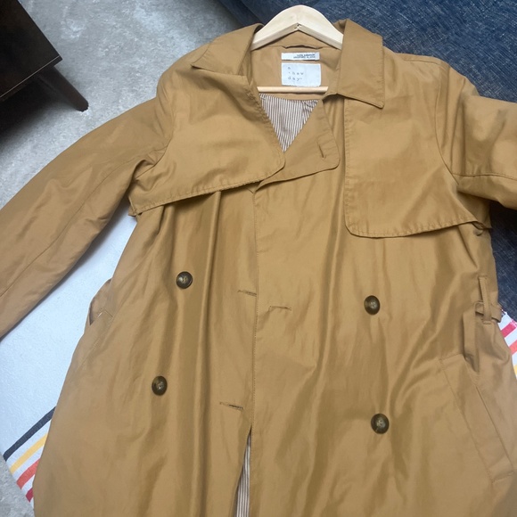 Trench Coat - Picture 3 of 4